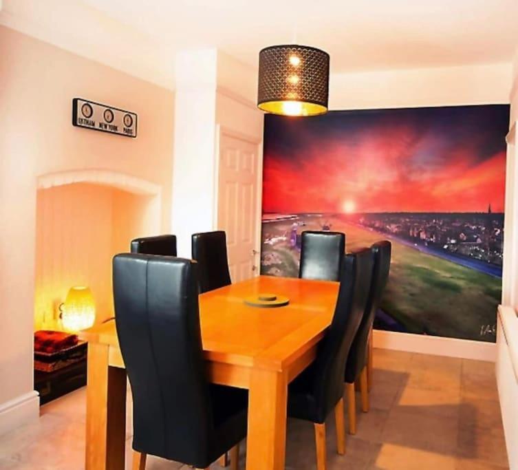 Sunny Seaside Beach House Lytham Centre Sleeps 8 Lytham St Annes Ngoại thất bức ảnh