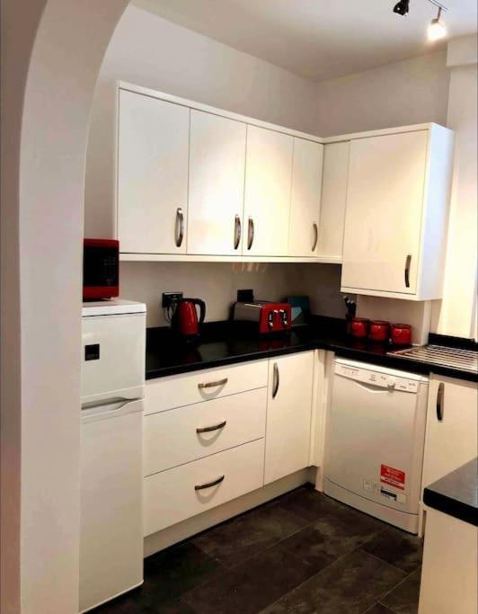 Sunny Seaside Beach House Lytham Centre Sleeps 8 Lytham St Annes Ngoại thất bức ảnh