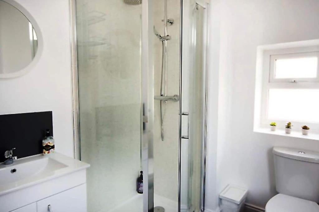 Sunny Seaside Beach House Lytham Centre Sleeps 8 Lytham St Annes Ngoại thất bức ảnh