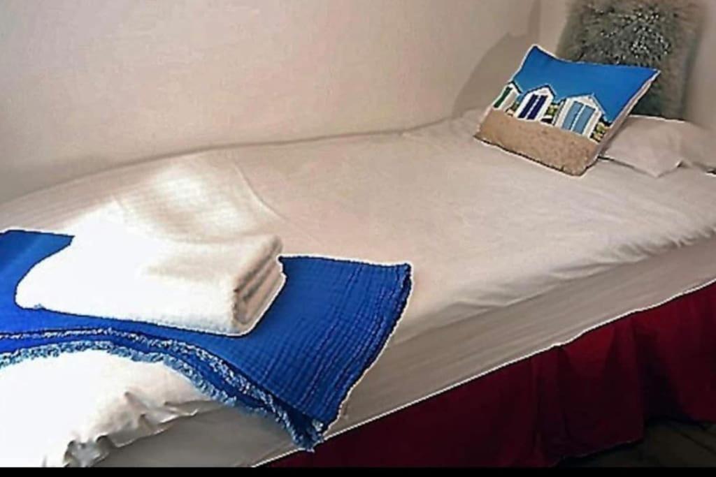 Sunny Seaside Beach House Lytham Centre Sleeps 8 Lytham St Annes Ngoại thất bức ảnh